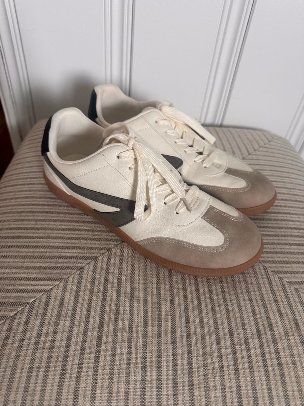 Women’s DV by Dolce Vita Cream and Taupe Sneakers 9.5
